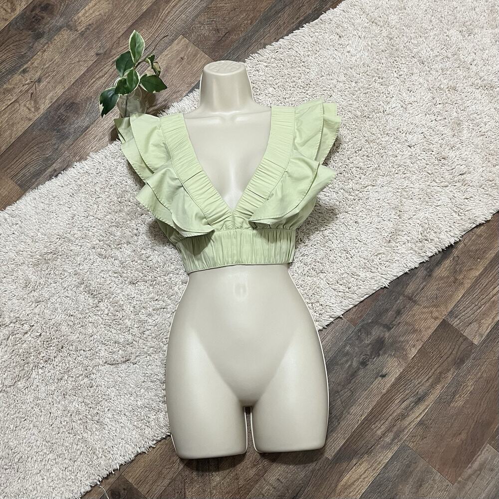 Abercrombie & Fitch XS Green Ruffled V-Neck Cropped Tank Top